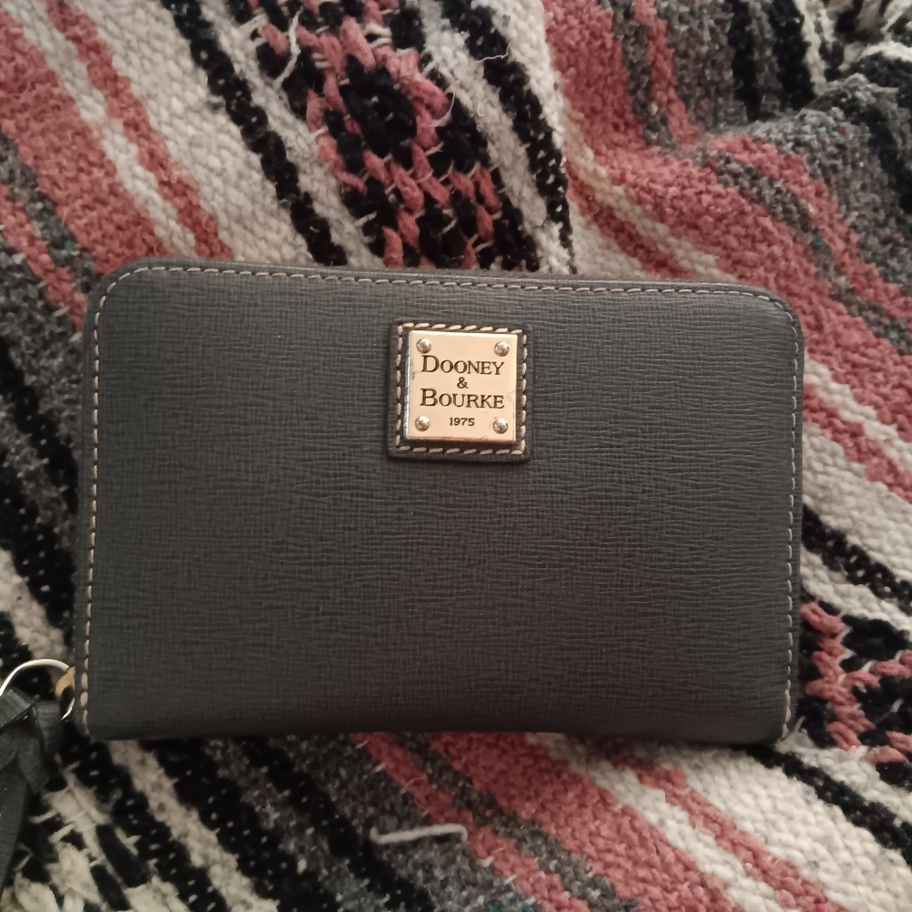 Dooney and Bourke Saffiano Small zip wallet